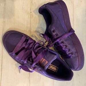 Puma girls “Clyde” purple satin casual shoes sneakers S 4C, Preowned excellent